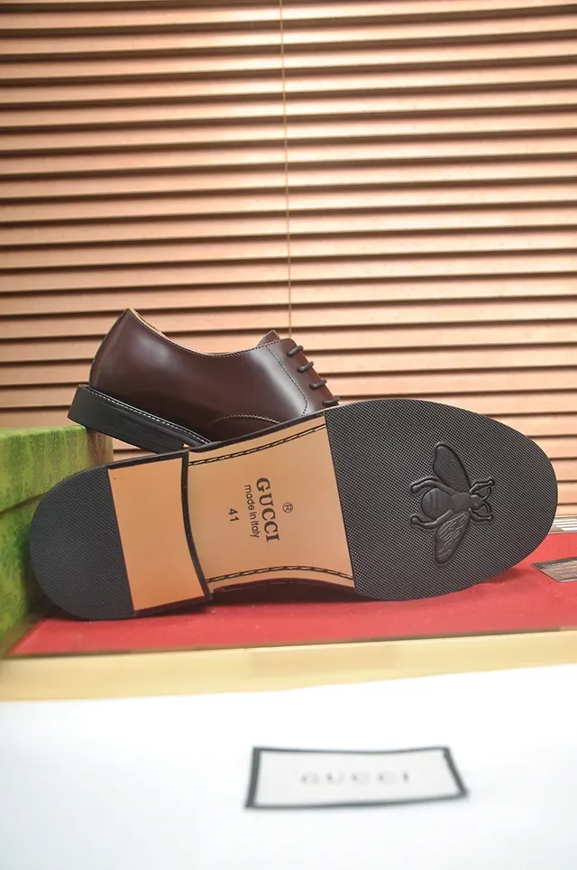 Gucci Sapatos Oxford de Couro Polido com Bico de Tapa Marrom Preto 3
