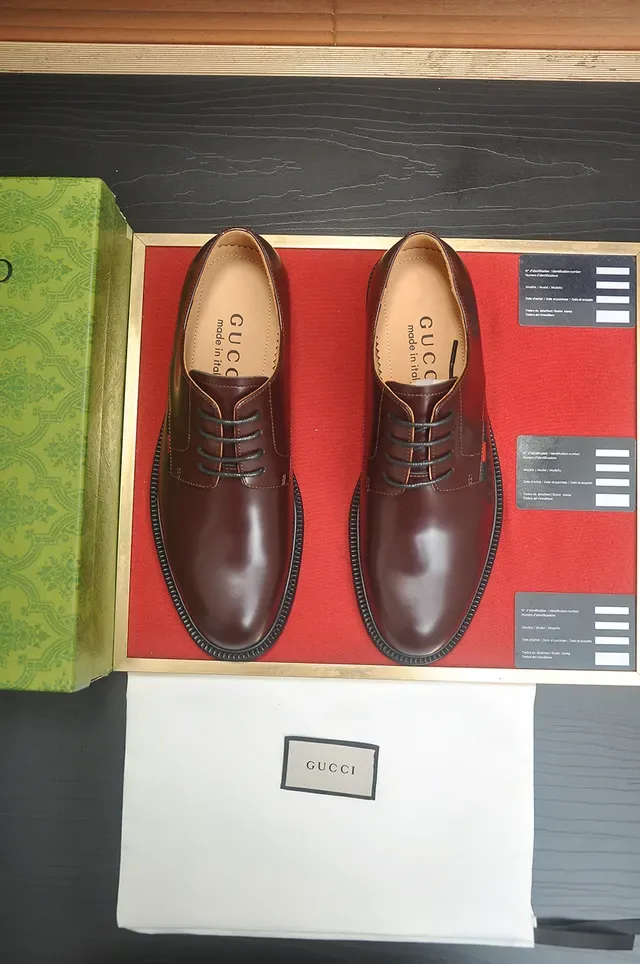 Gucci Sapatos Oxford de Couro Polido com Bico de Tapa Marrom Preto 5
