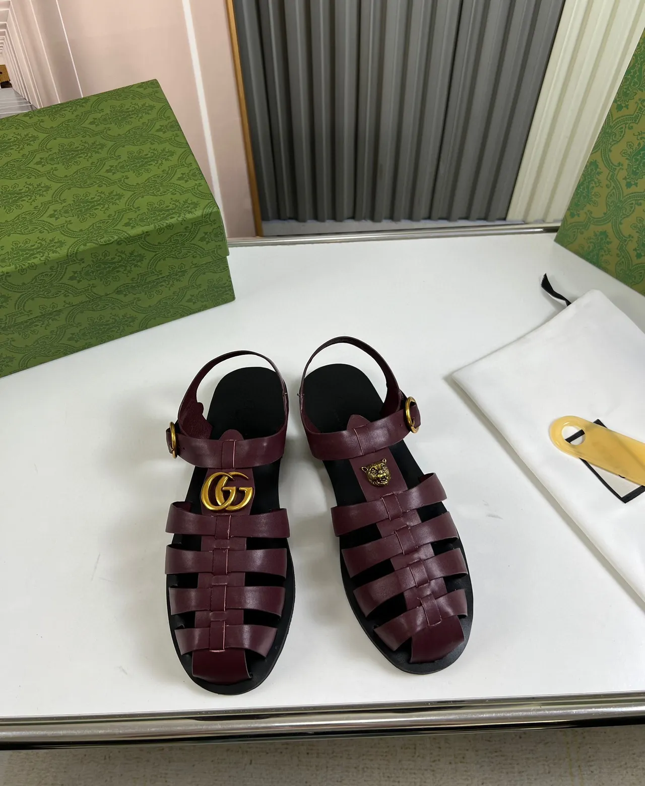Gucci Dionysus Burdeos Oro Multi-Estras Cabeza de Tigre Hardware Sandalias Gladiator 9