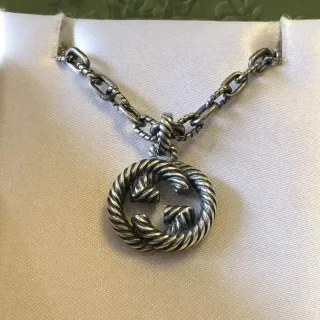 গুসি ডিওনিসাস মোড়ানো দড়ি Interlocking G লটকন হার