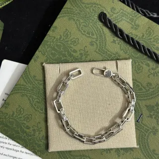 Gucci Engraved Link Chain Silver Beige Rectangular Curb Links Bracelet