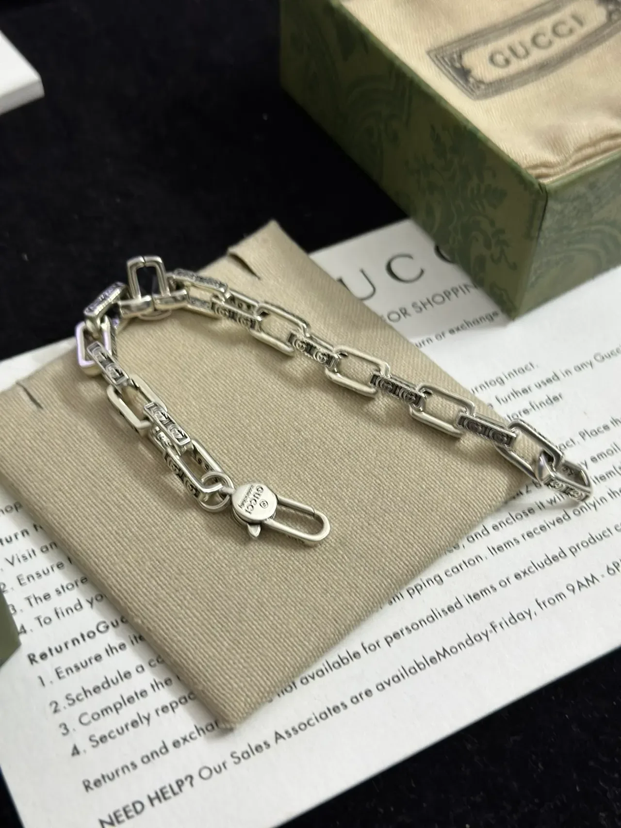 Gucci Engraved Link Chain Silver Beige Rectangular Curb Links Bracelet 3