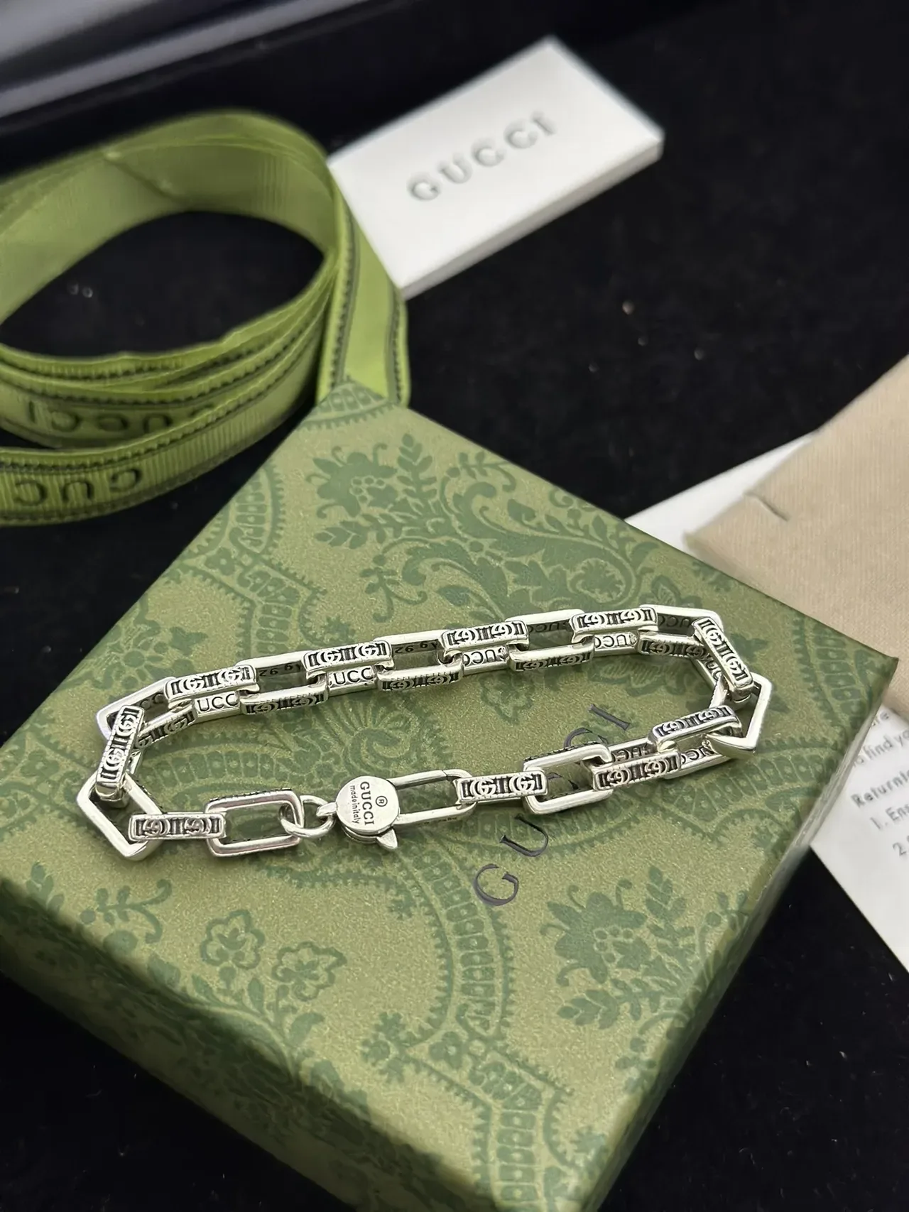 Gucci Engraved Link Chain Silver Beige Rectangular Curb Links Bracelet 5