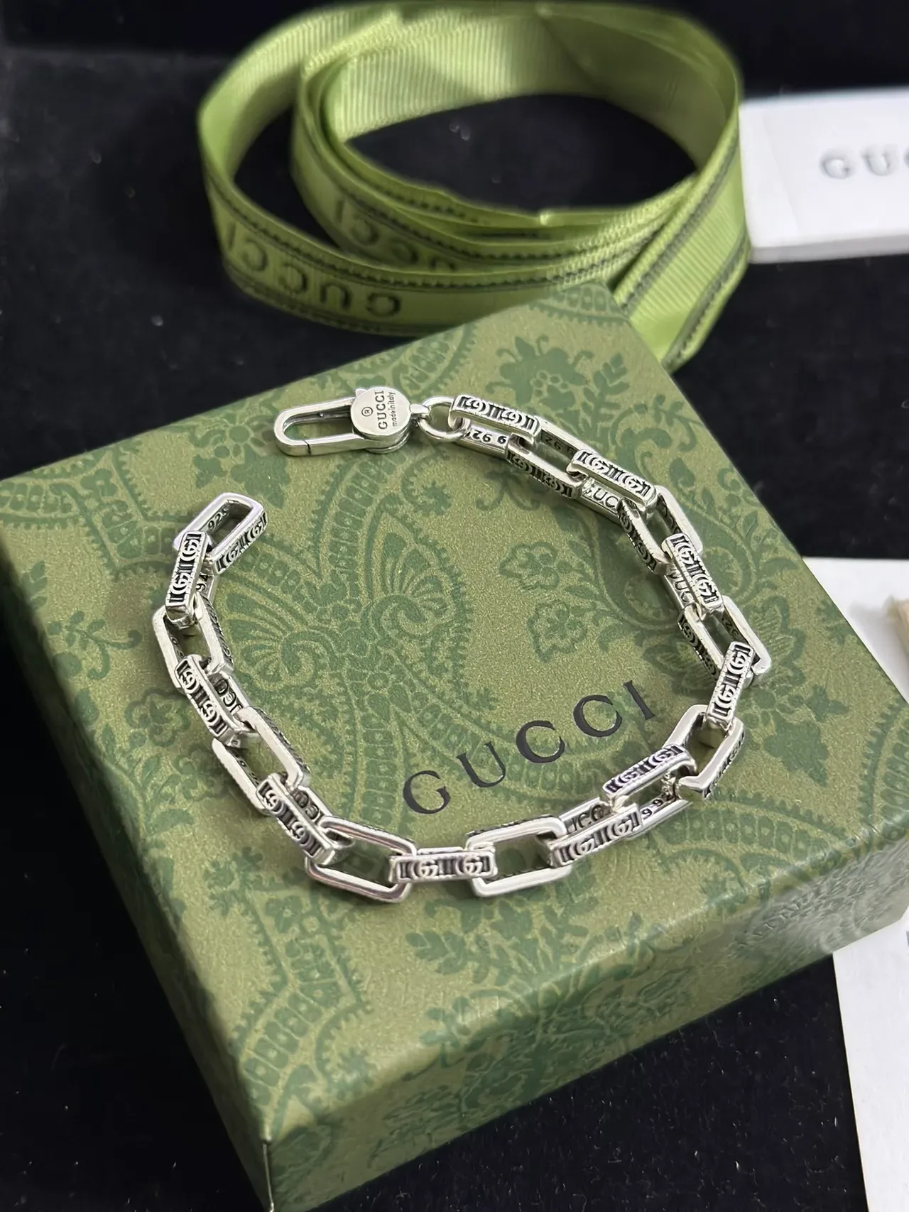 Gucci Engraved Link Chain Silver Beige Rectangular Curb Links Bracelet 7