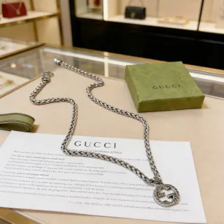 Gucci GG Chain রুপালি সবুজ বোনা কার্ব চেইন Interlocking G পেন্ডেন্ট নেকলেস