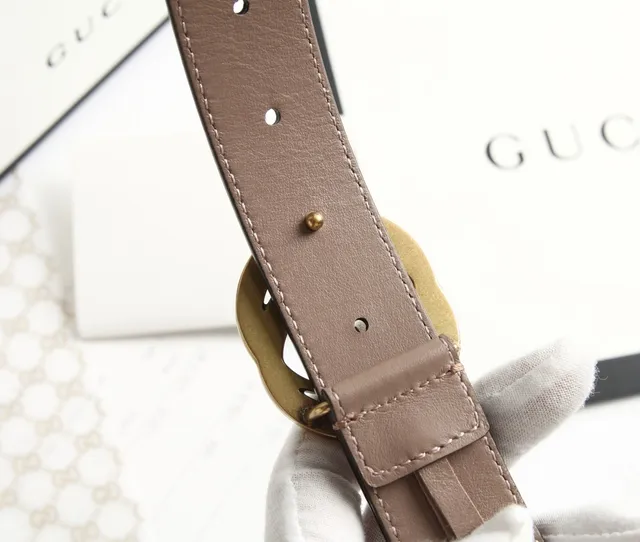 Gucci GG Marmont Beige Doré Lisse Interlocking G Boucle Ceinture en cuir 2