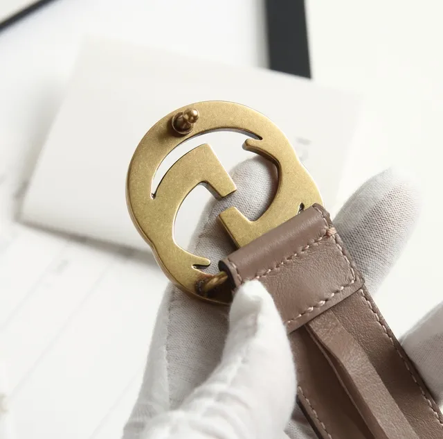 Gucci GG Marmont Beige Doré Lisse Interlocking G Boucle Ceinture en cuir 4