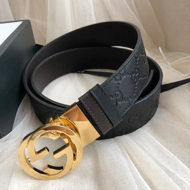 Ceinture Gucci GG Marmont noire et or avec monogramme embossé et boucle de G entrelacée en cuir 5