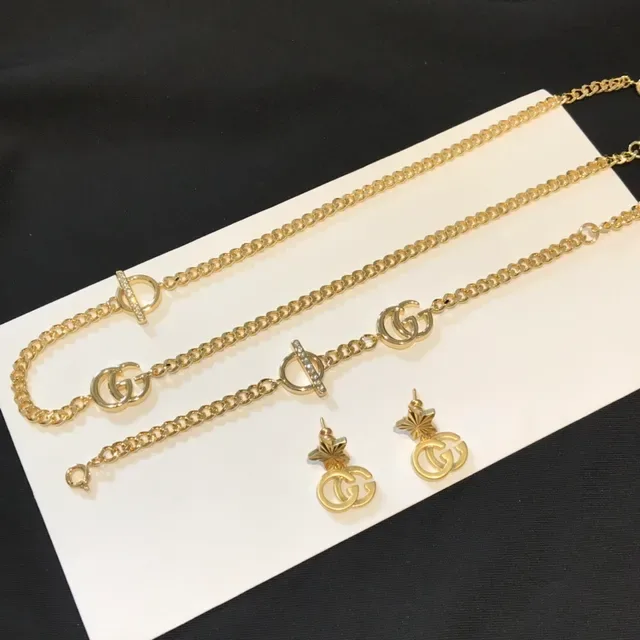 Gucci GG Marmont Cadena Curb Chain Interlocking Double-G Oro 9