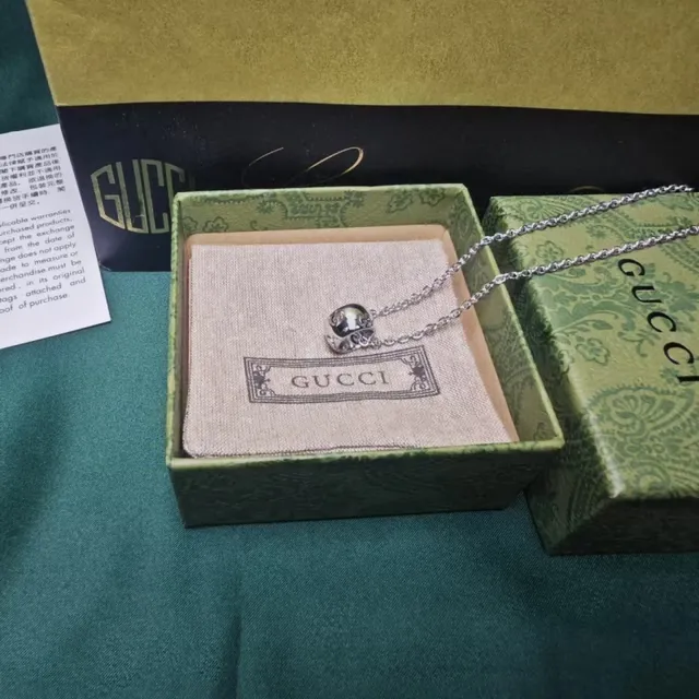 Gucci GG Marmont সোনালি Interlocking G পেন্ডেন্ট নেকলেস 3