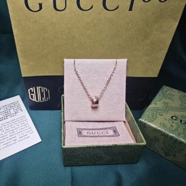 Gucci GG Marmont সোনালি Interlocking G পেন্ডেন্ট নেকলেস 6
