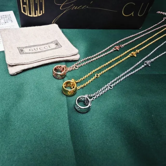 Gucci GG Marmont সোনালি Interlocking G পেন্ডেন্ট নেকলেস 8