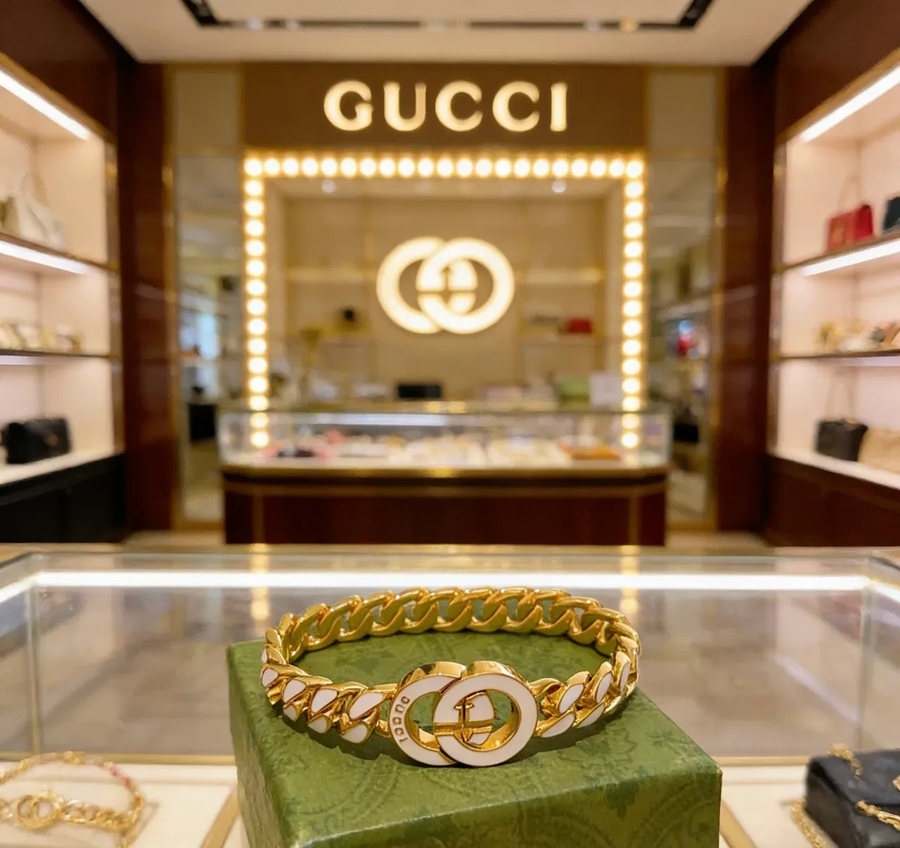 Gucci GG Marmont Bracelet Chaîne Curb-Link Épaisse Or Blanc Inlay Émaillé 2