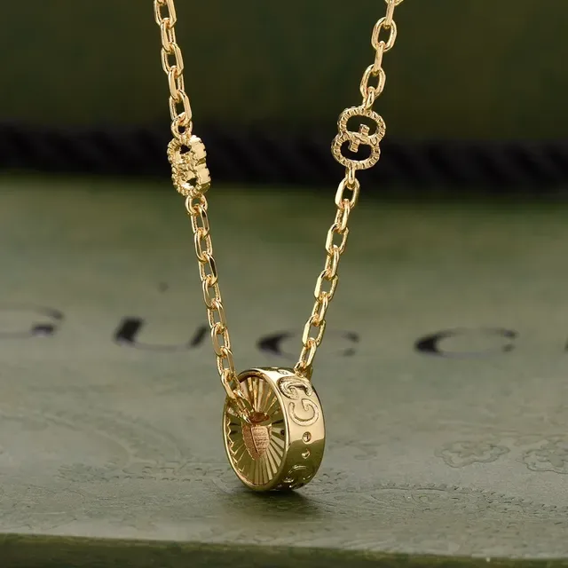 Gucci GG Marmont Interlocking G Collier pendentif 2