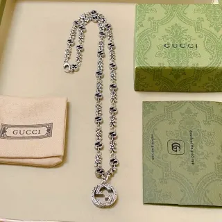 Gucci GG Marmont Interlocking G পেন্ডেন্ট হার