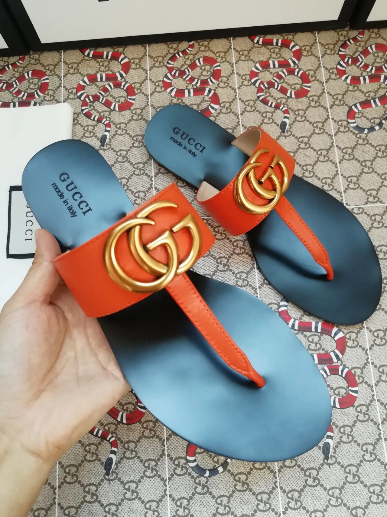 Gucci GG Marmont Naranja Azul Interlocking Hardware Correa Ancha de Cuero Sandalias Casual 4