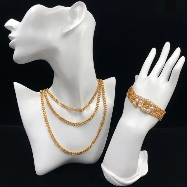 Gucci GG Marmont Colar com Corrente Dupla Dourada com Pérolas 4