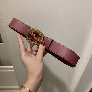 Gucci GG Marmont حزام جلد أحمر