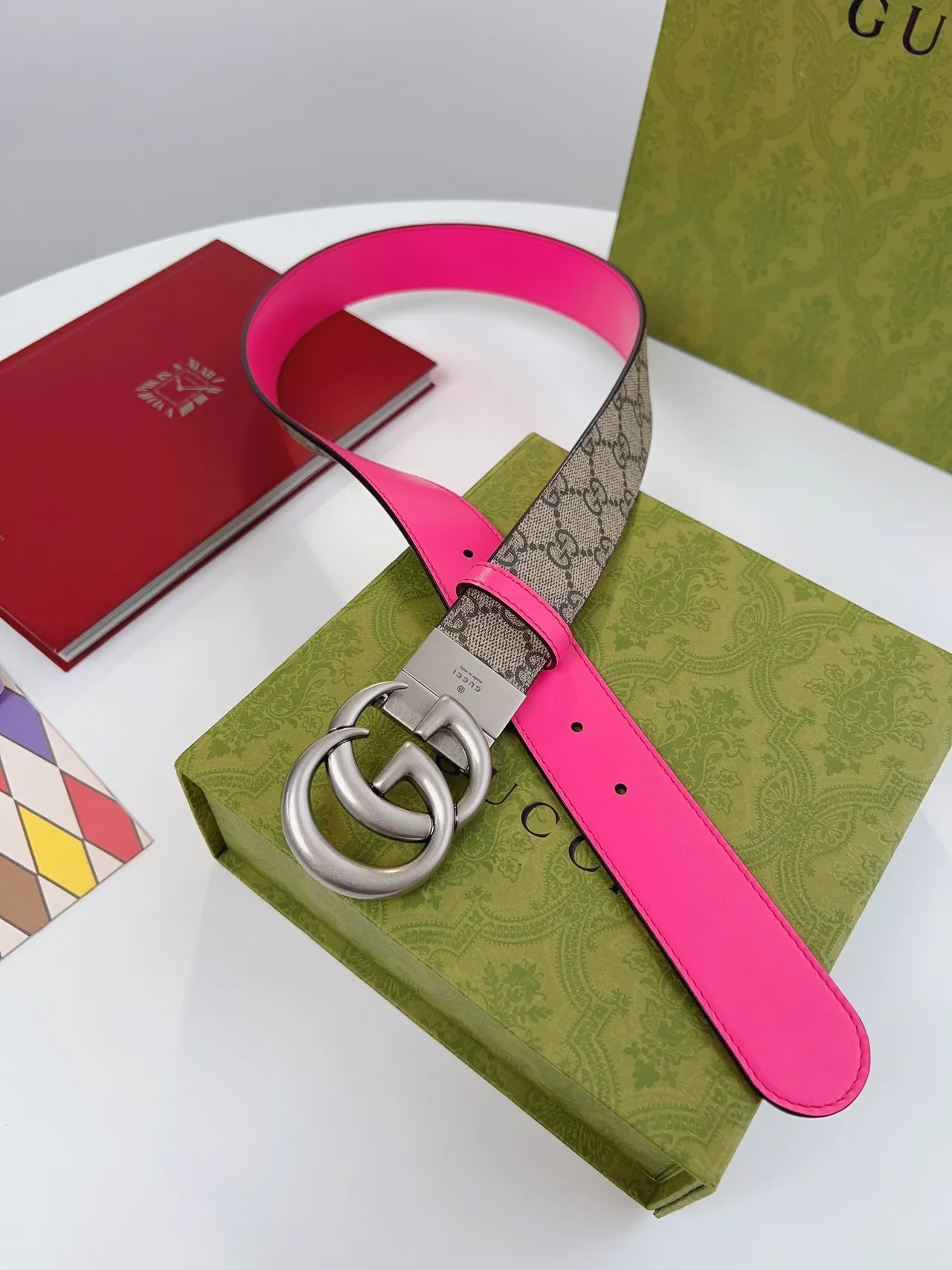 Gucci GG Marmont 可逆粉色和米色皮带 6