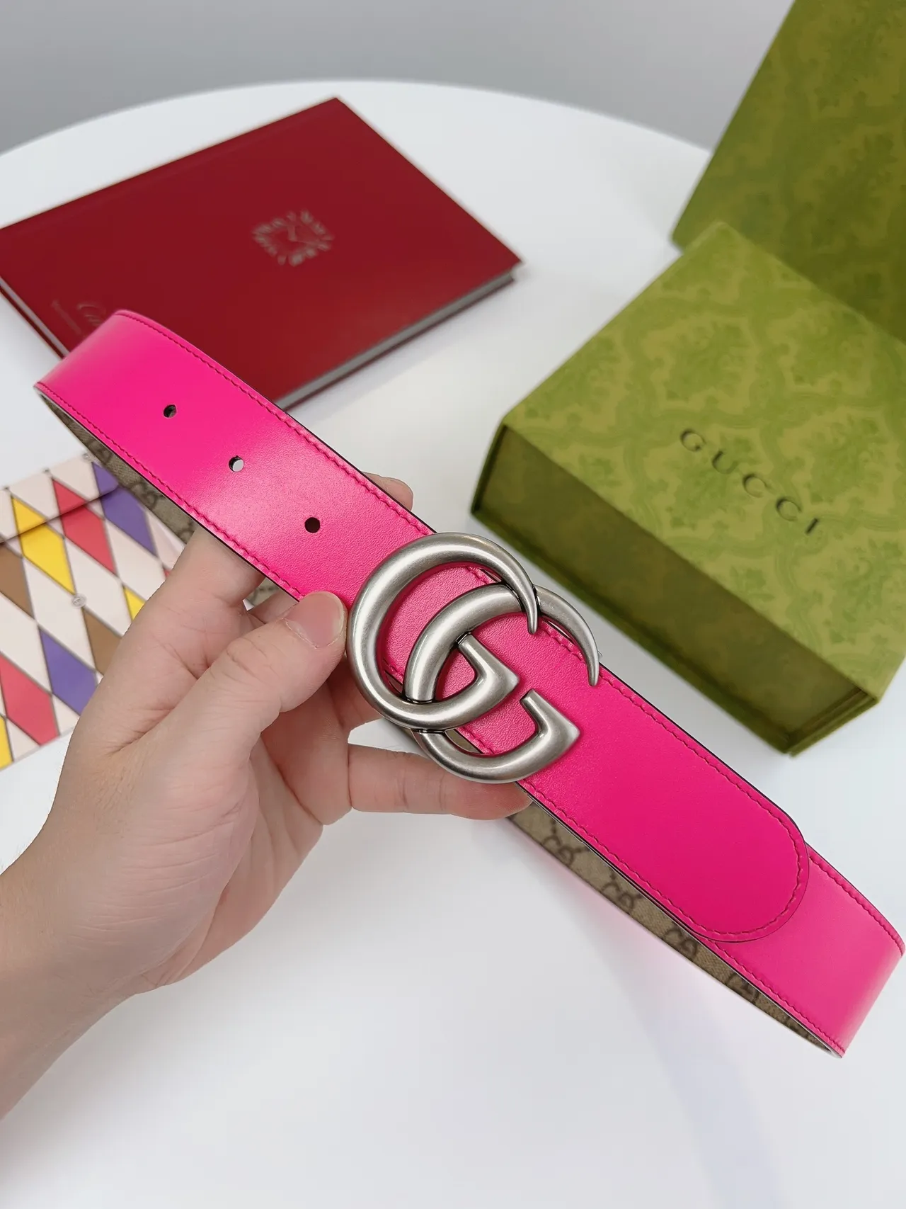 Gucci GG Marmont 可逆粉色和米色皮带 7
