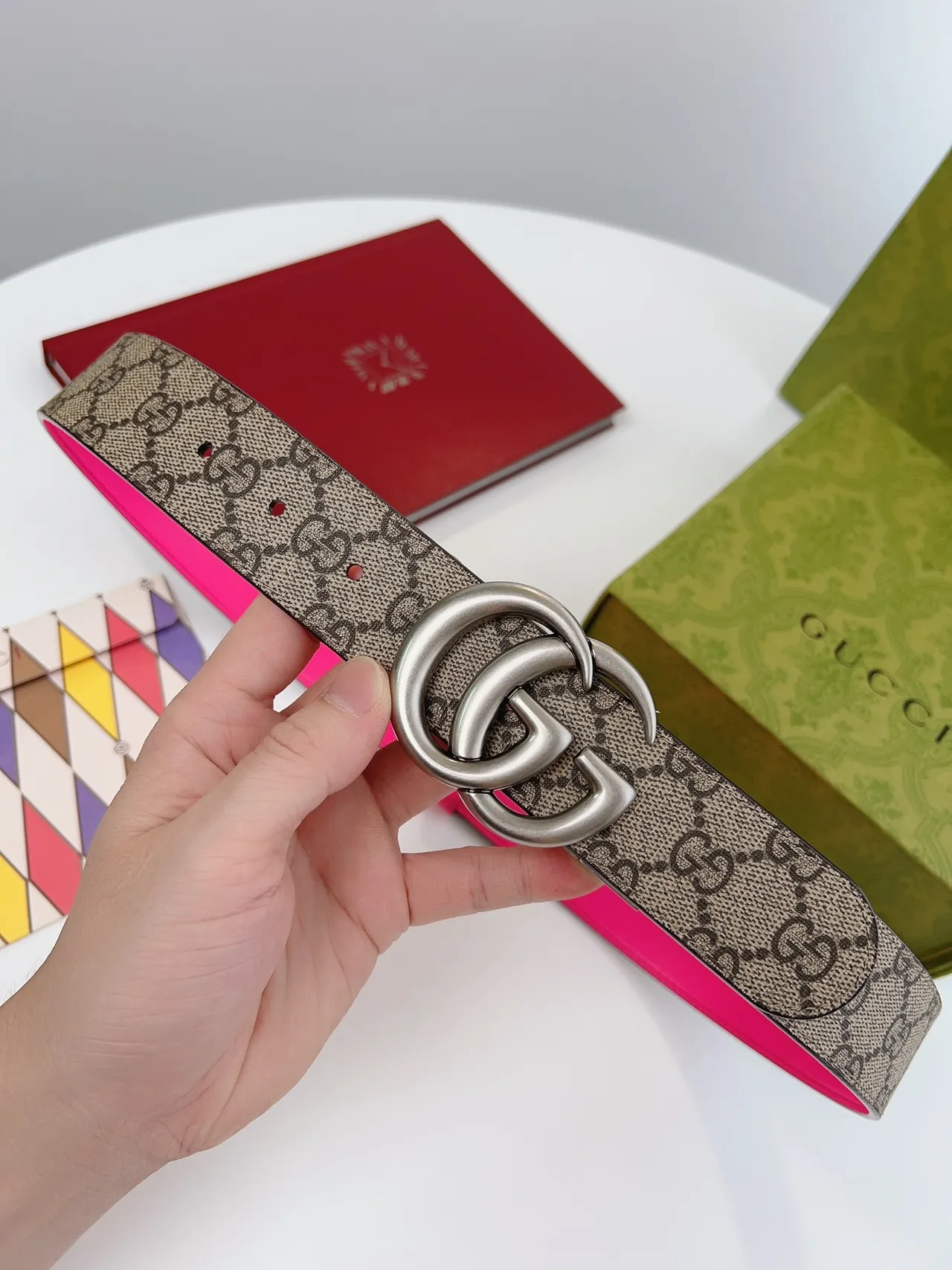 Gucci GG Marmont 可逆粉色和米色皮带 8