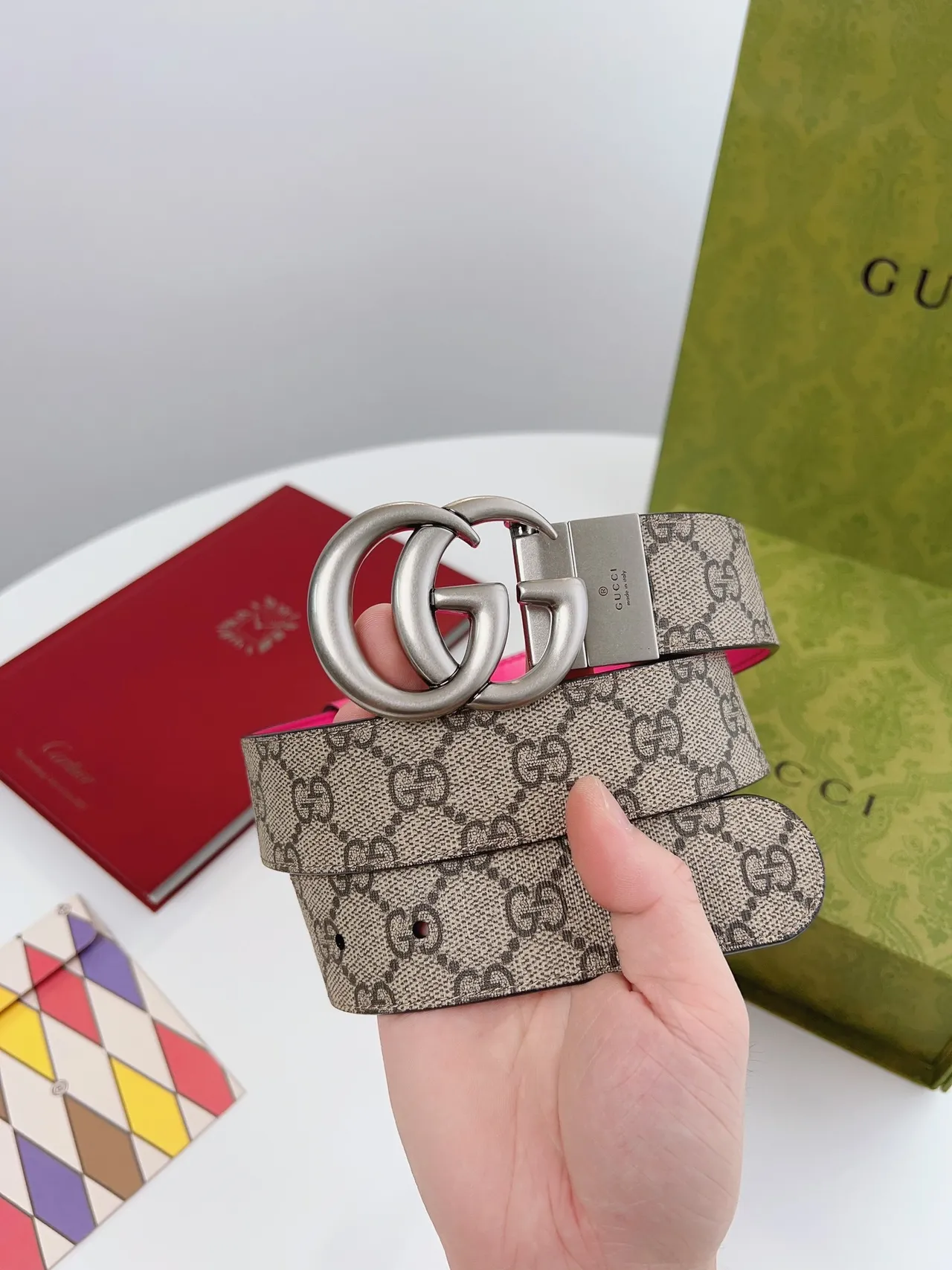 Gucci GG Marmont 可逆粉色和米色皮带 9