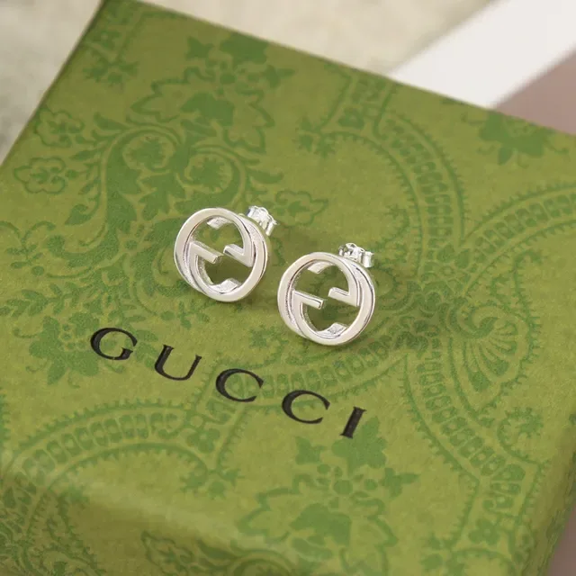 Gucci GG Marmont فضي بيج Interlocking G Logo أقراط دائرية Stud 3