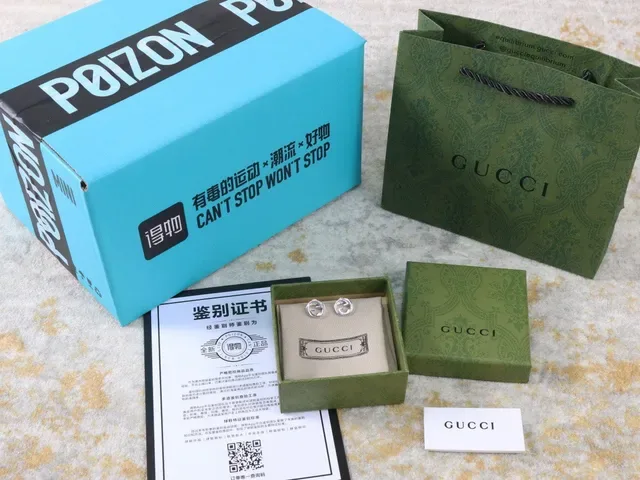 Gucci GG Marmont فضي بيج Interlocking G Logo أقراط دائرية Stud 4