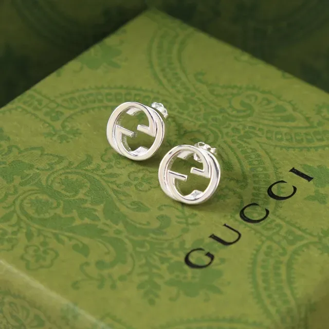 Gucci GG Marmont فضي بيج Interlocking G Logo أقراط دائرية Stud 9