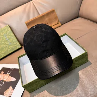 Gucci GG Monogram 黑色提花皇冠光滑仿皮边缘棒球帽