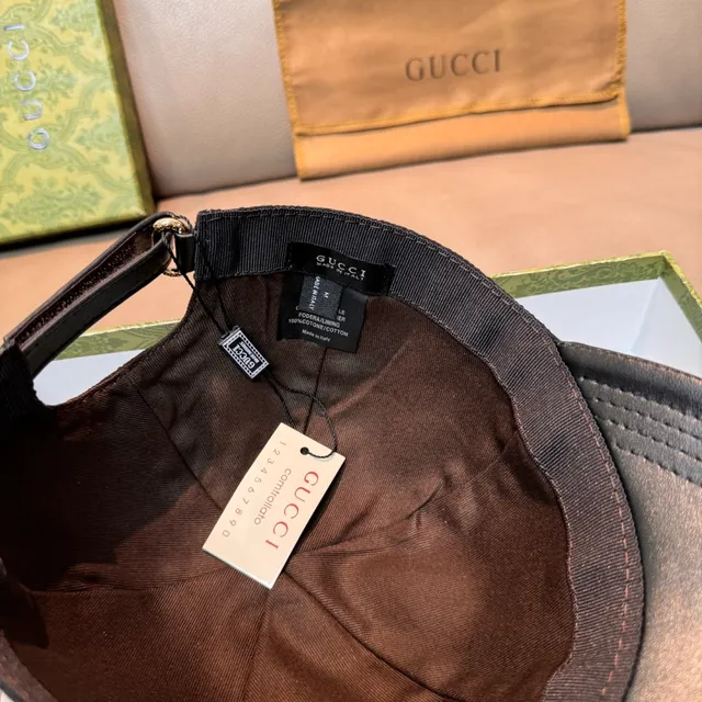 Casquette de baseball Gucci GG Monogram noire avec monogramme Jacquard au sommet, bord lisse en cuir synthétique 4