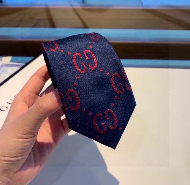 Gucci GG Monogram Corbata Azul Marino y Rojo 5