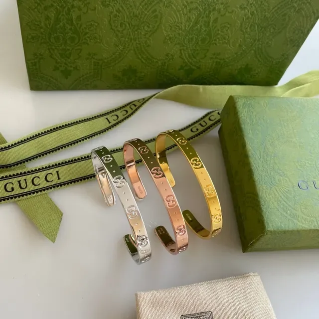 Bracelet Gucci GG Monogram Or Rose ouvert 2