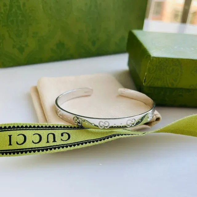 Bracelet Gucci GG Monogram Or Rose ouvert 7