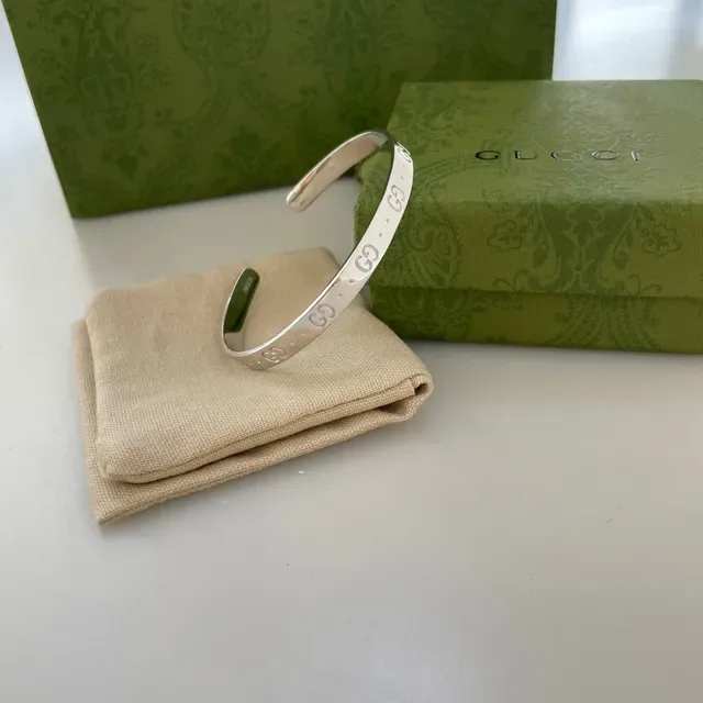 Bracelet Gucci GG Monogram Or Rose ouvert 8