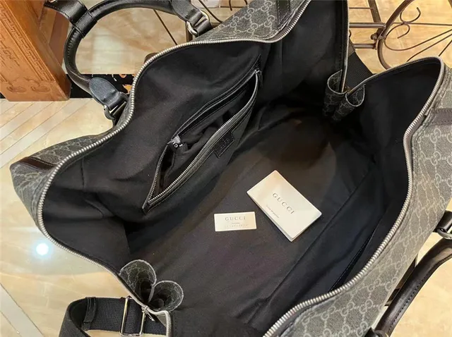 Gucci GG Supreme Gray and Black Duffle Bag 11