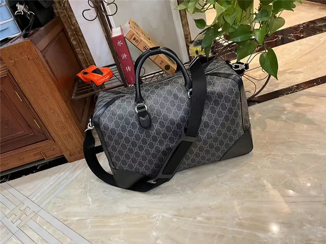Gucci GG Supreme Gray and Black Duffle Bag 17