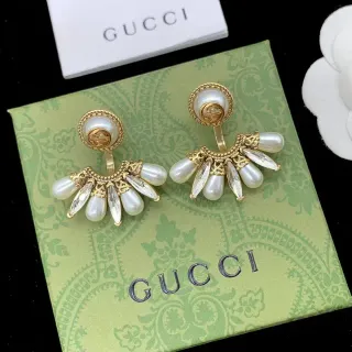 Gucci أقراط معلقة بقطرة لؤلؤ وكريستال بشكل مروحة ذهبي اللون