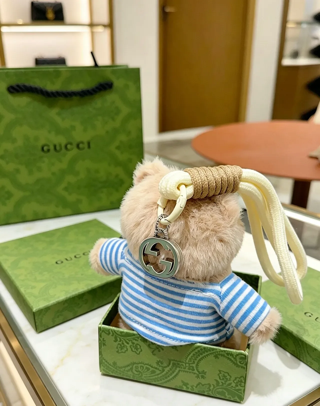 Gucci हरा भूरा एम्बॉस्ड चमड़ा Interlocking G हार्डवेयर टोट बैग 2
