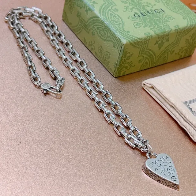 Gucci Heart Silver Green Heavy-Link Chain Engraved Interlocking G Motifs Necklace 7