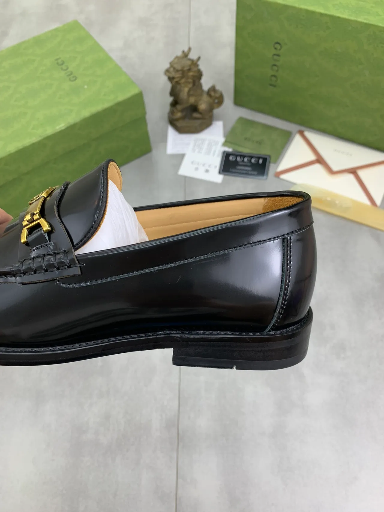 Gucci Horsebit 1955 Negro y Oro Cuero Patentado Hebilla Mocasín 3