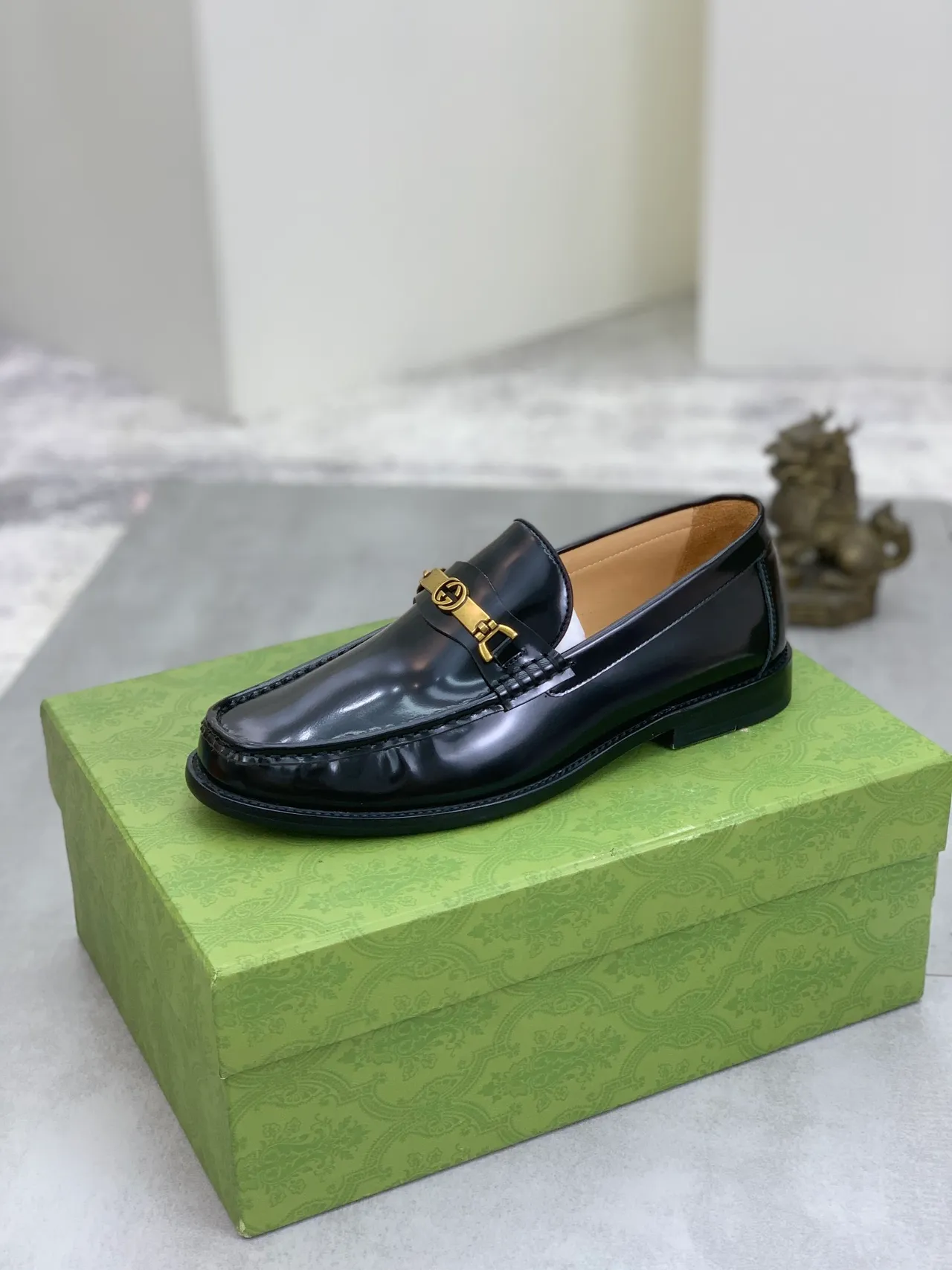 Gucci Horsebit 1955 Negro y Oro Cuero Patentado Hebilla Mocasín 4