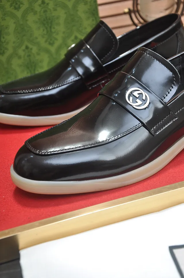 Gucci Horsebit 1955 Loafers de couro patentado preto 3