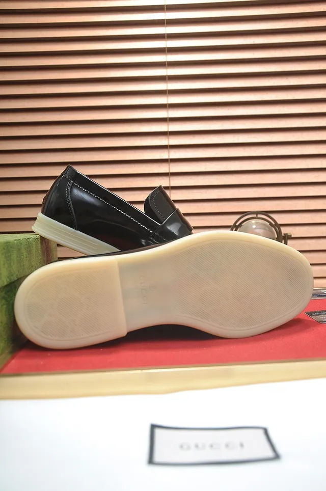 Gucci Horsebit 1955 Loafers de couro patentado preto 4