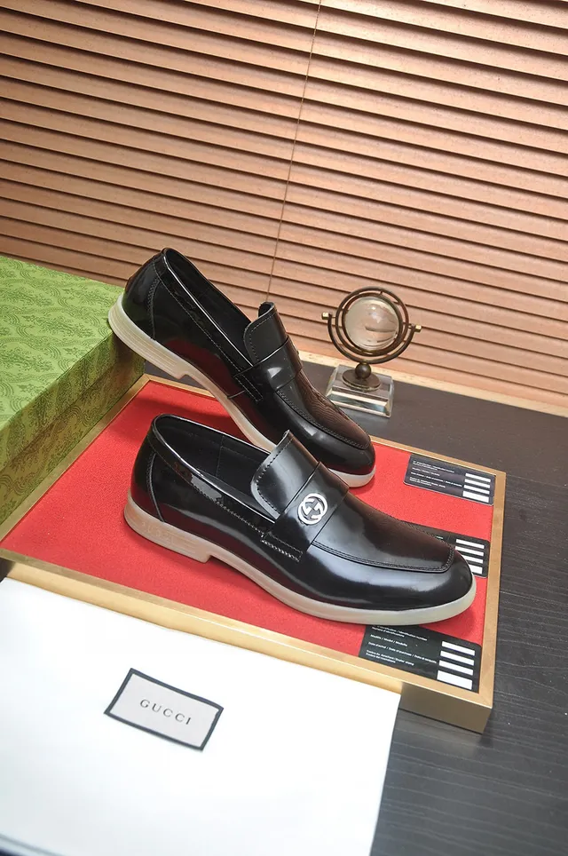 Gucci Horsebit 1955 Loafers de couro patentado preto 5