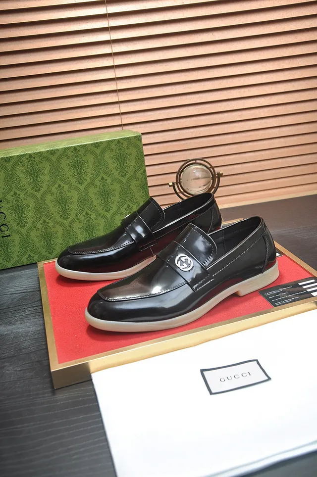 Gucci Horsebit 1955 Loafers de couro patentado preto 8