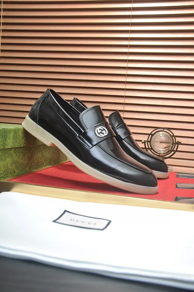 Gucci Horsebit 1955 Loafers de couro patentado preto 9