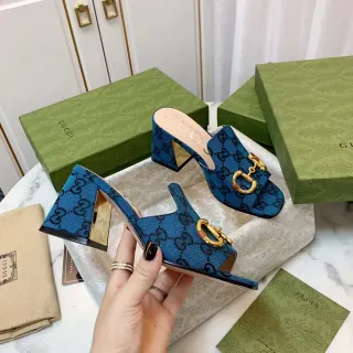 Gucci Horsebit 1955 أزرق GG Monogram Canvas Gold Horsebit Mule صندال كاجوال