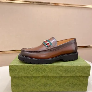 Gucci Horsebit 1955 Marrón Negro Cuero Pulido Franja Web Acento Mocasín