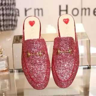 Gucci Horsebit 1955 Zapatillas rosa con brillo en forma de corazón